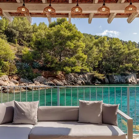Villa La Bleue Secluded Hvar House *