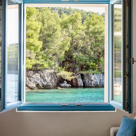 Villa La Bleue Secluded Hvar House *